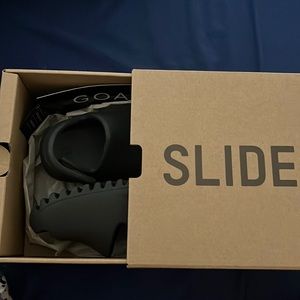 Brand new yeezy slides size 4 NEVER WORN. Bought from GOAT but did not fit.